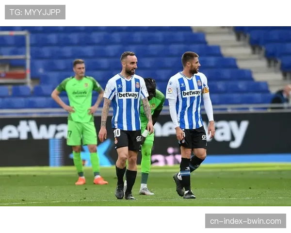 马略卡力克阿尔梅里亚 逃离降级区形势稍见好转 马略卡力克阿尔梅里亚 逃离降级区形势稍见好转